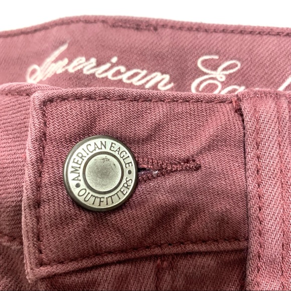 American Eagle Burgundy Stretch Distress Hemline Jean Short Size 0 - Picture 3 of 9